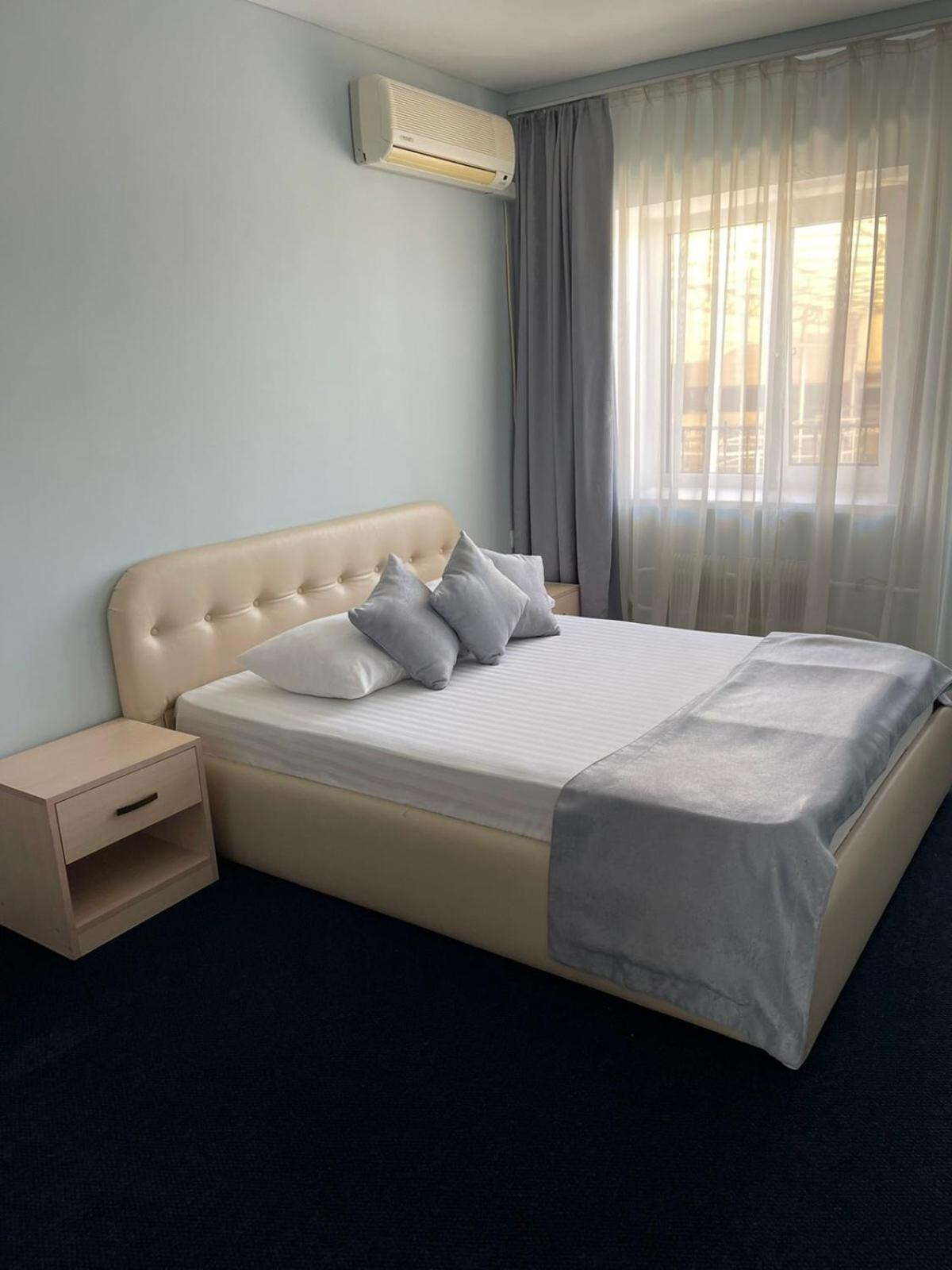 Sv Hotel, Restaurant & Airport Parking Todiresti  Luaran gambar